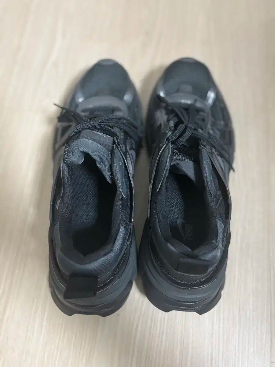 コミュニケーションのある NIKE V2K RUN ブラック サイズ 275