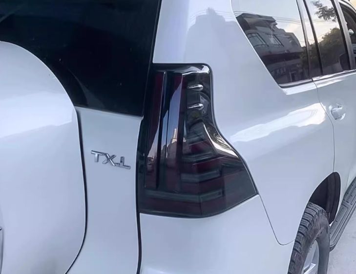 トヨタ ランドクルーザープラド 150系　レクサス GX GX460 2010年 -　LEDテールライト テールランプ 流れるシャルウィンカー 外装カスタム