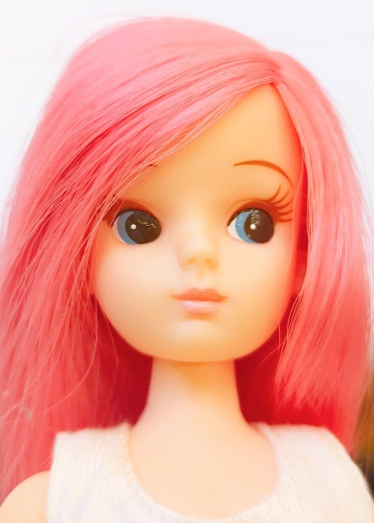 リカちゃん　キャッスル　人形　日焼け　ピンク　二代目風前髪　未使用新品　す 2159640840.jpg?1706261566