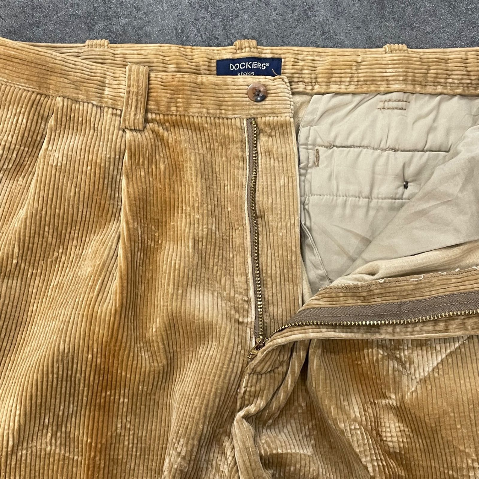 90s DOCKERSドッカーズ RELAXED FIT ツータック 太畝 コーデュロイ