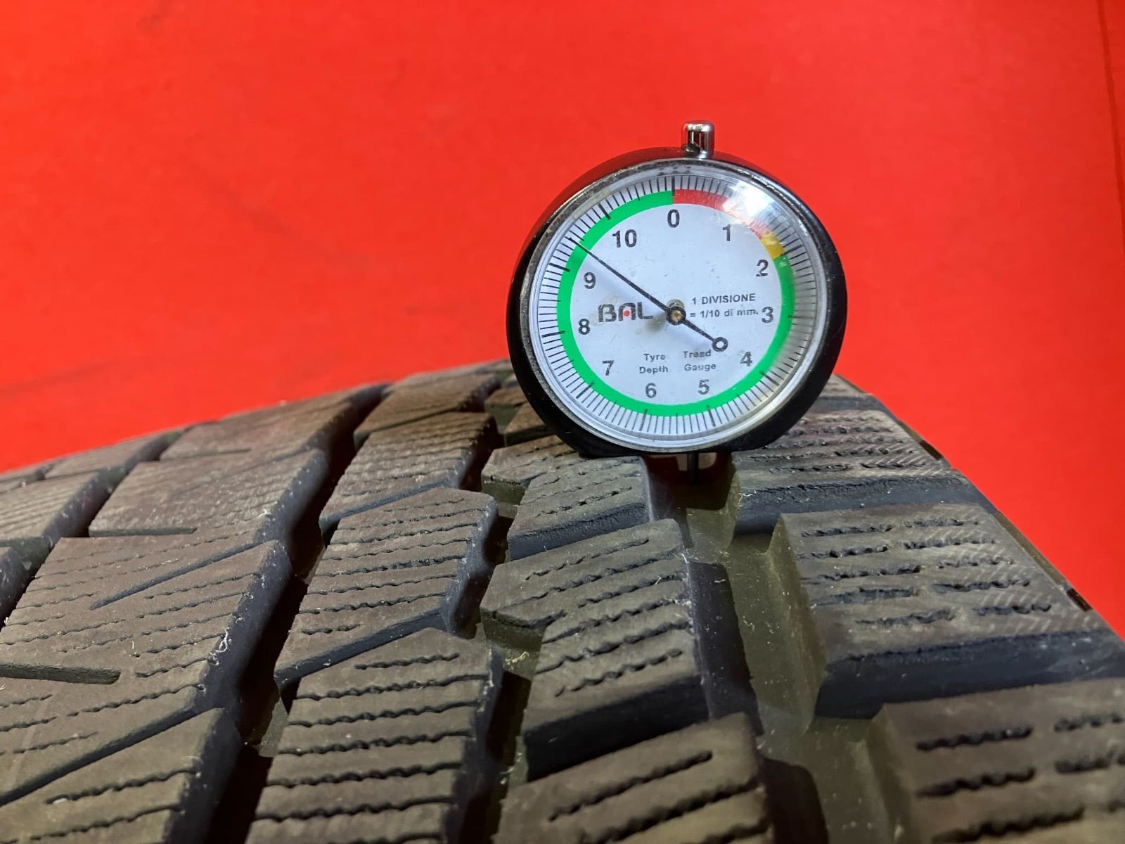 スタッドレスタイヤ 295 40R21 YOKOHAMA G075 4本SET