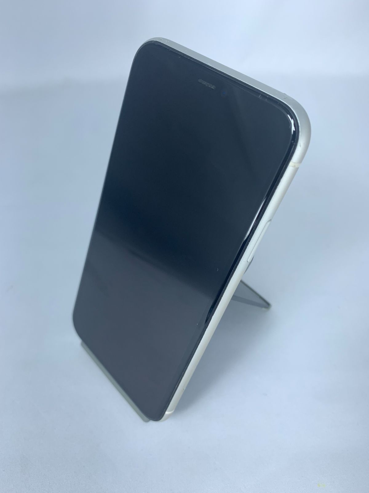 中古・バッテリー劣化・フレームキズ有】iPhone 11 128GB 中古・バッテリー劣化・フレームキズ有】iPhone 11 128GB