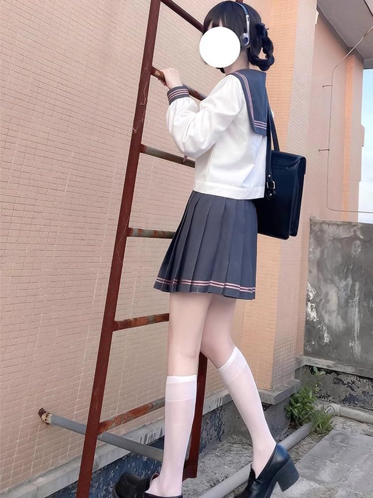 制服 スカート トップ 自 撮り