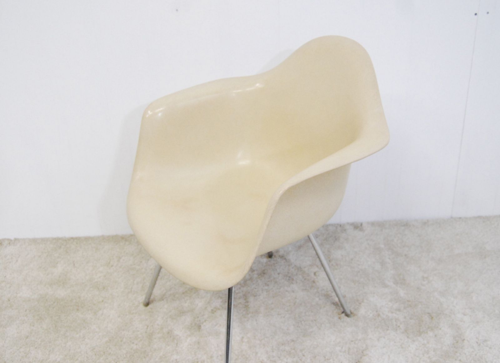 アームシェルチェア