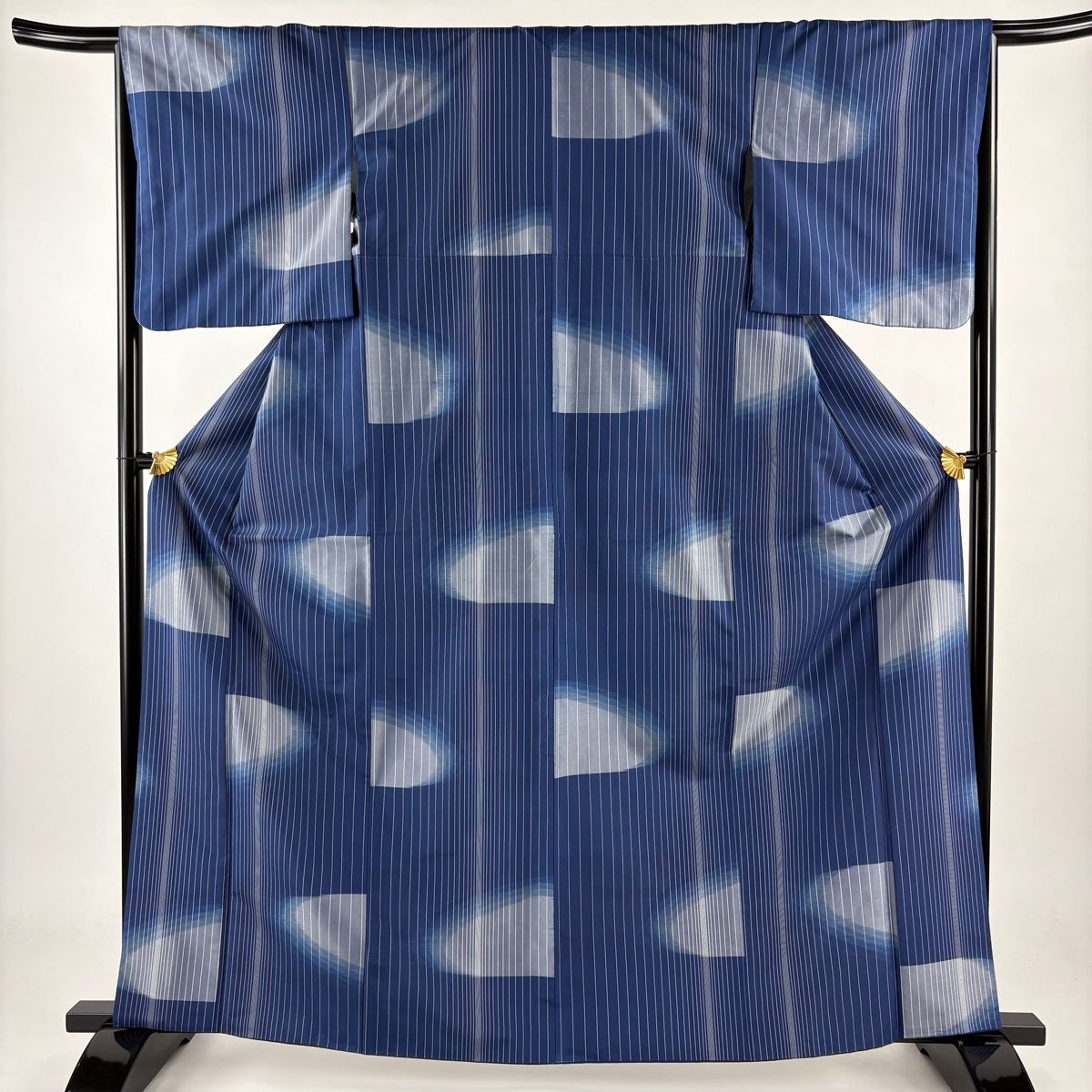 紬 身丈164cm 裄丈66.5cm M 袷 藍染 証紙 縦縞 幾何学模様 藍色 正絹 名品 【】