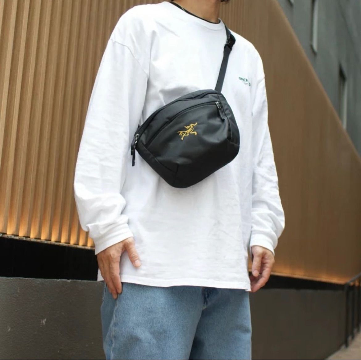 アークテリクス マンティス2 ショルダーバック ゴールド旅行 beams
