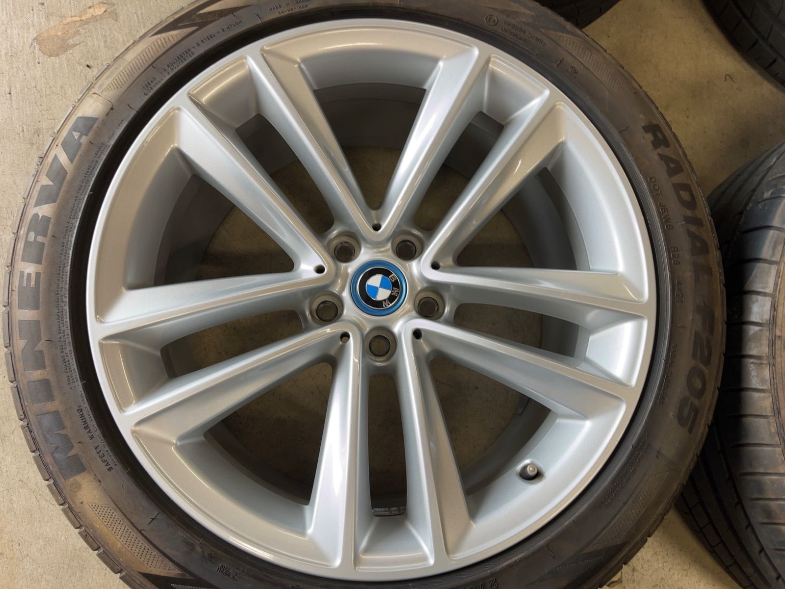 BMW G11