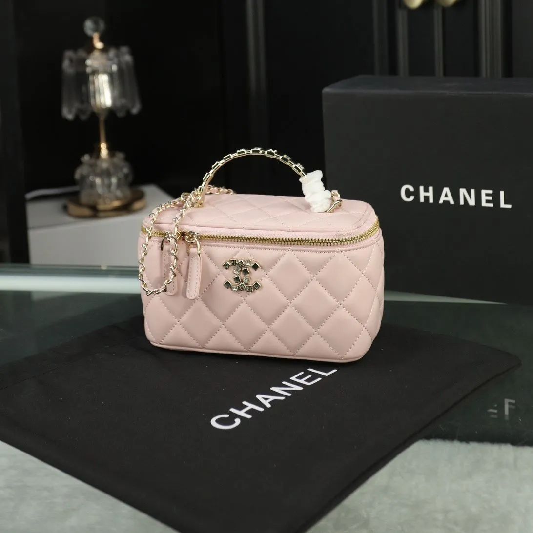 新品未使用 Chanel シャネル クロスボディバッグ