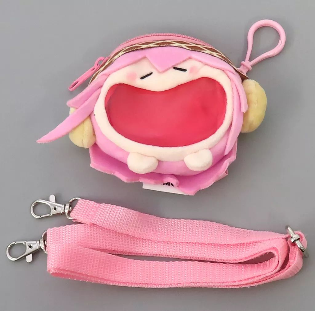 VOCALOID GUMI コラボ ミク】巡音ルカ 缶バッジ Youme cafe スイパラ R