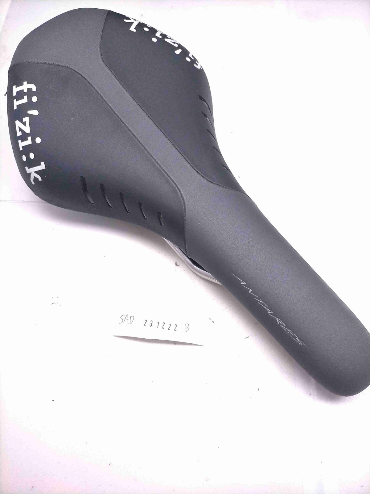 Fizik Antares VSX カーボンレール サドル SADA231222B - メルカリ