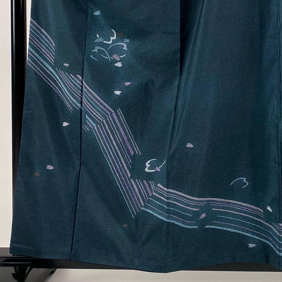 付下げ 身丈158.5cm 裄丈65cm M 袷 紬地 落款 桜 斜縞 深緑 正絹 秀品
