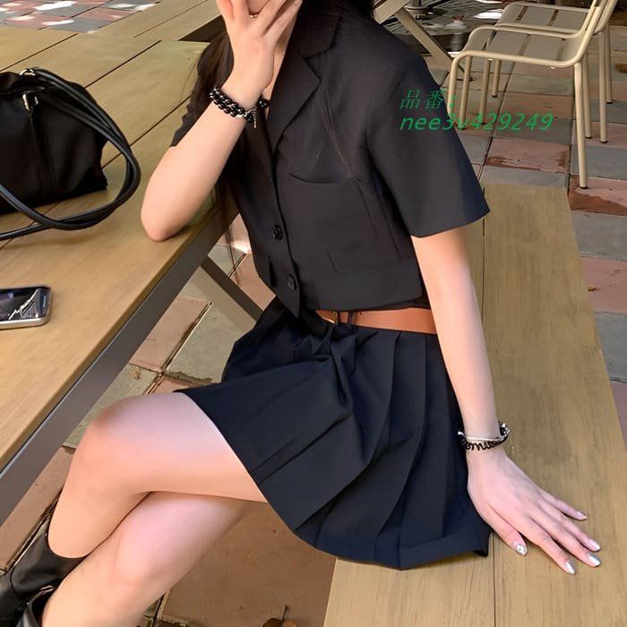 プリーツスカート