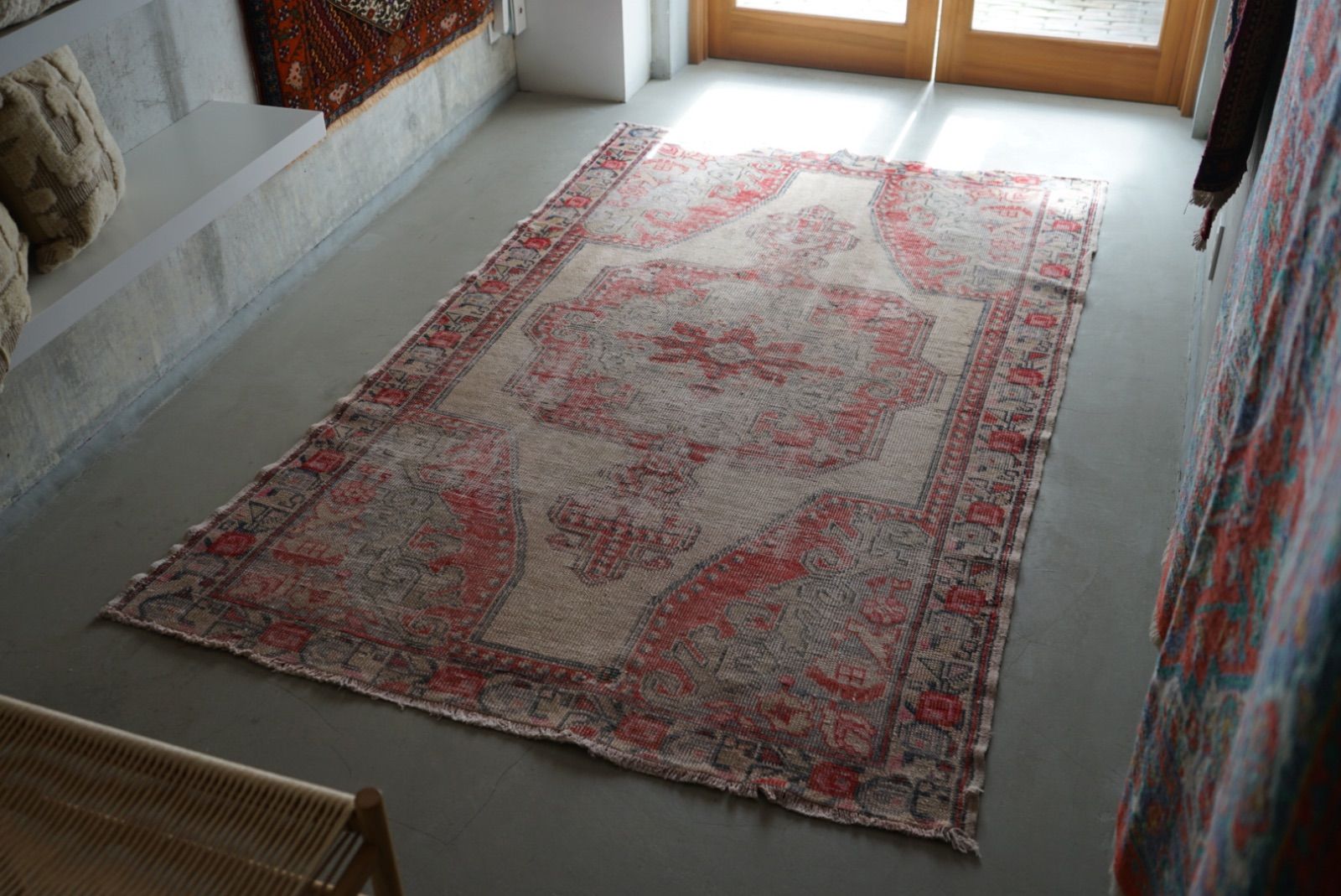 Flower フローラル柄　ヴィンテージラグ　トルコヴィンテージラグ ヴィンテージラグ トルコラグ レッドフローラル ヴィンテージ