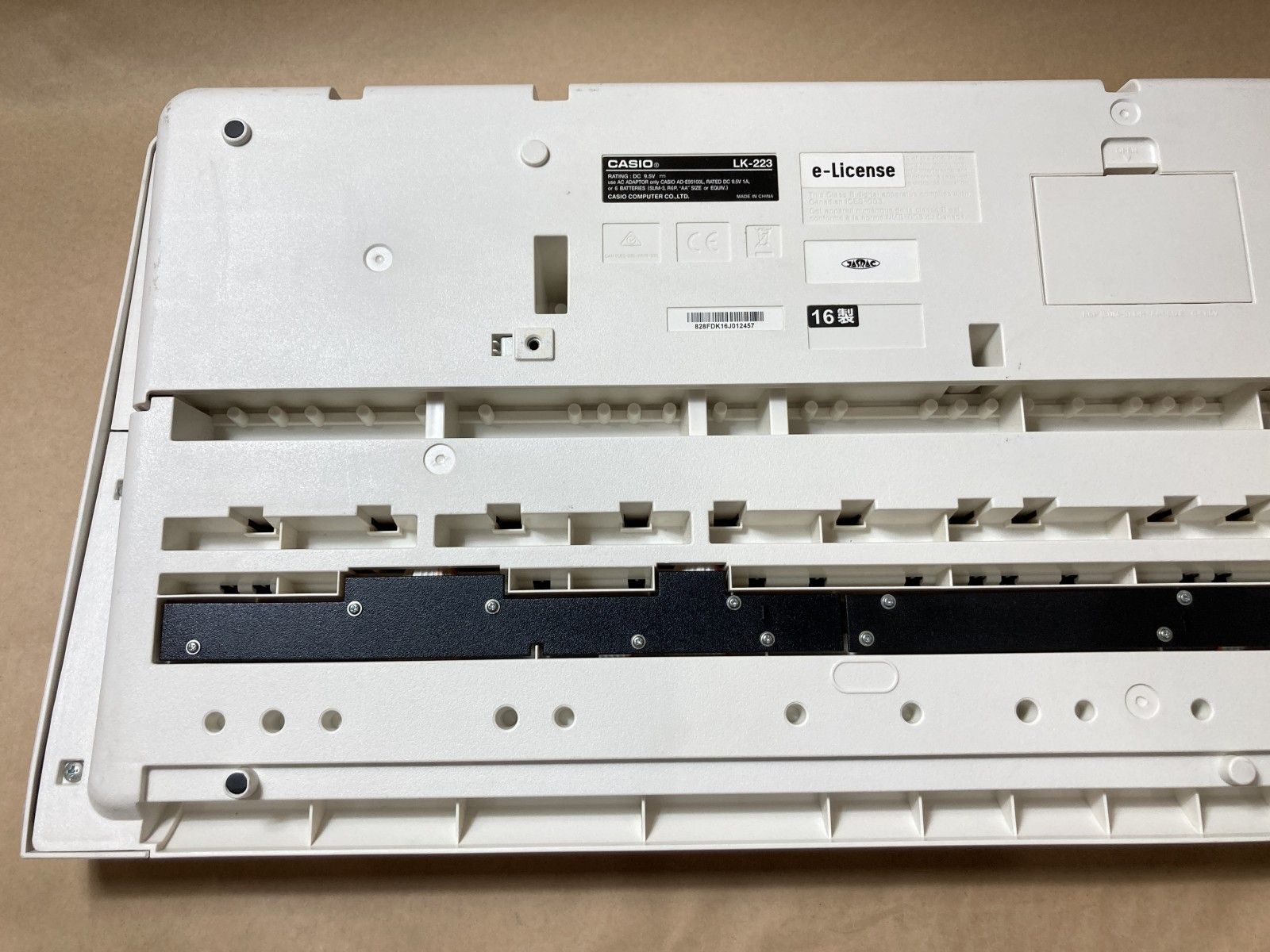 ☆ CASIO 光ナビゲーションキーボード LK-223 カシオ 電子キーボード61