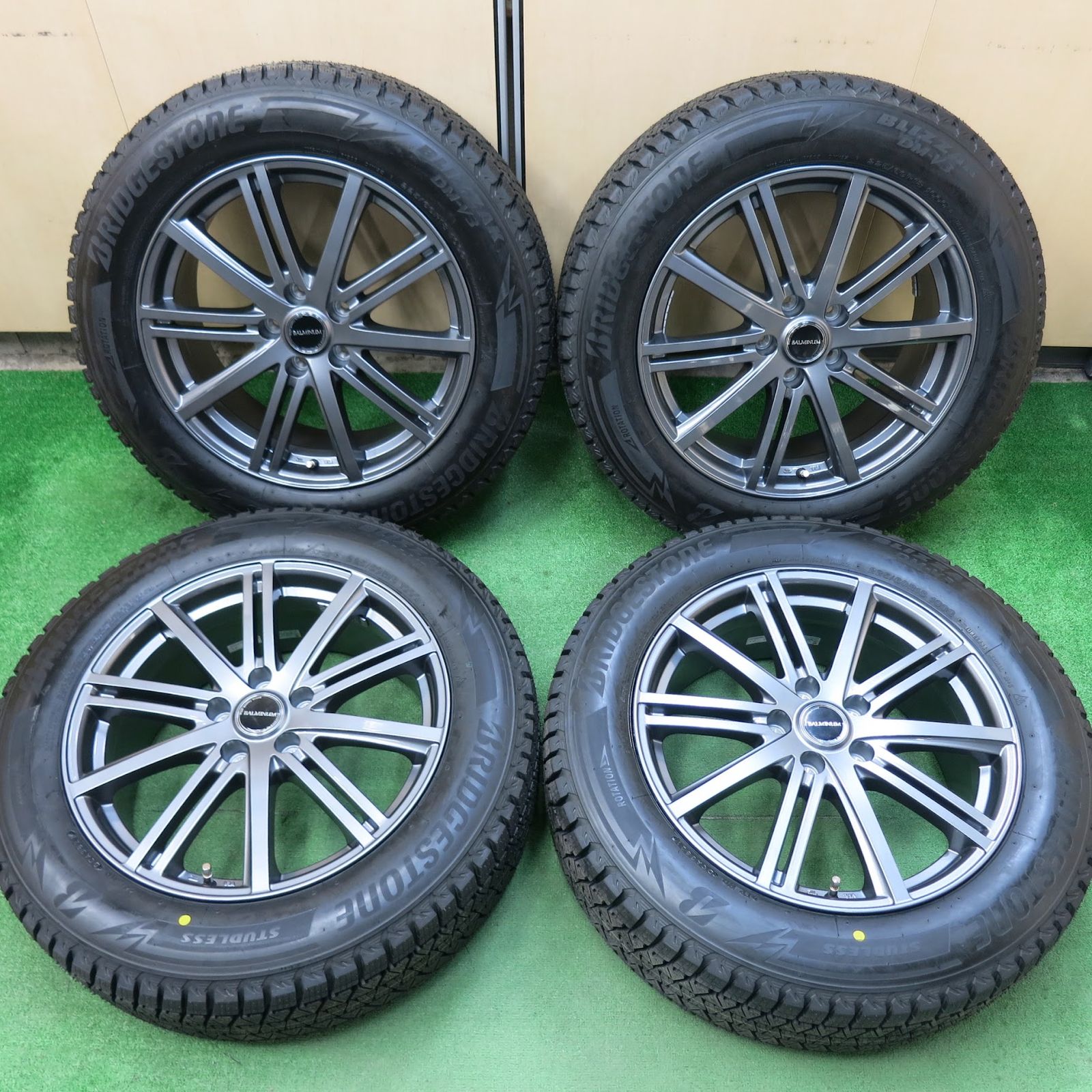 アルファードBALMINUM スタッドレスホイール4本　225/60R18