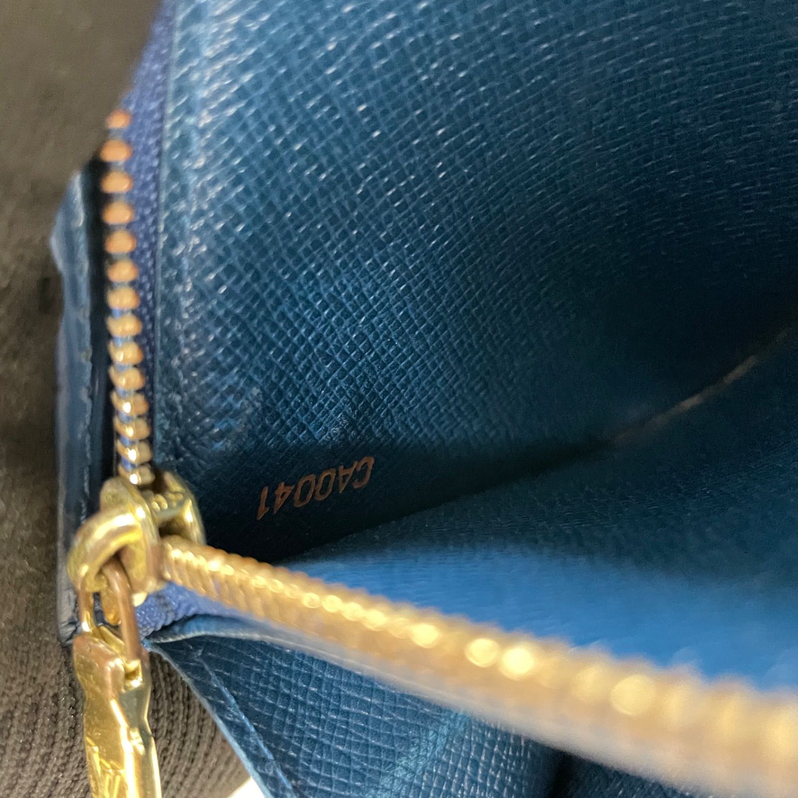 ルイヴィトン エピ 長財布 三つ折り ポルトフォイユ インターナショナル ブルー ルイヴィトン エピ 長財布 三つ折り ポルトフォイユ