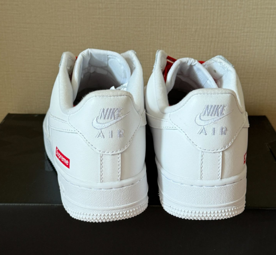 即購入不可！ 新品 ナイキ AIR FORCE 1 × SUPREME スニーカー メンズ レディース