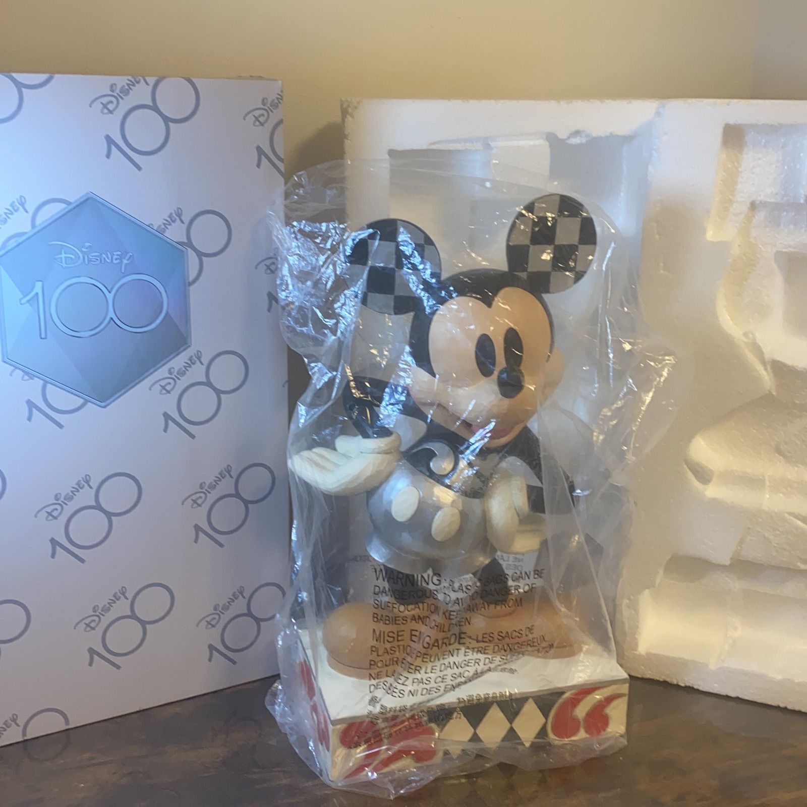 【新品】ディズニー100周年記念フィギュア「ミッキー＆ミニー」エネスコ 51TTM0d75WL._UF894,1000_QL80_.jpg