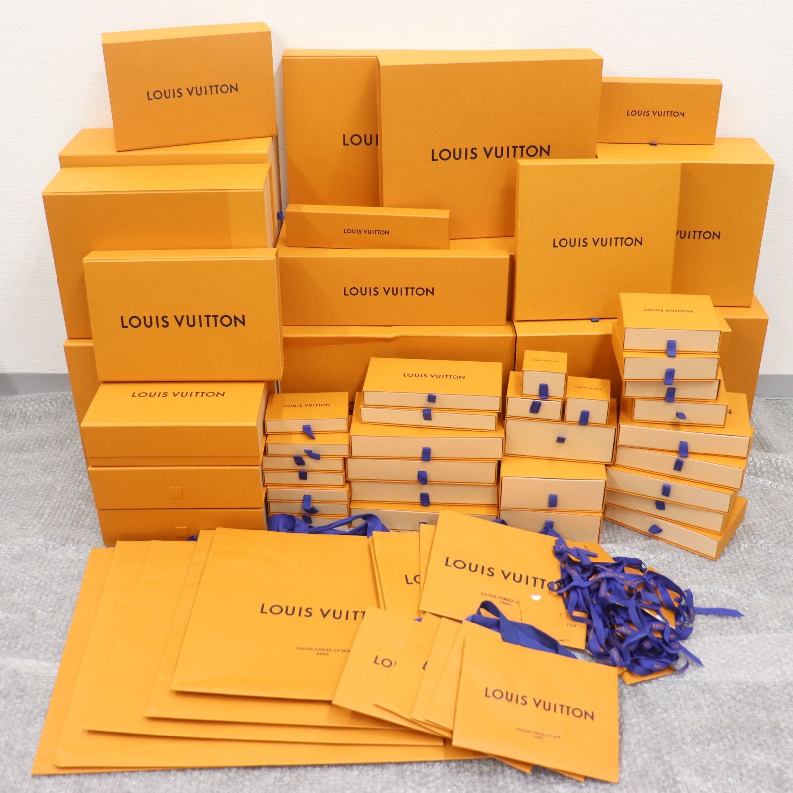 ITVE9H0FJ2P8 LOUIS VUITTON ルイヴィトン BOX 空き箱 ショッパー 純正 紙袋 リボン オレンジ ブランド 紙袋15枚 箱48個