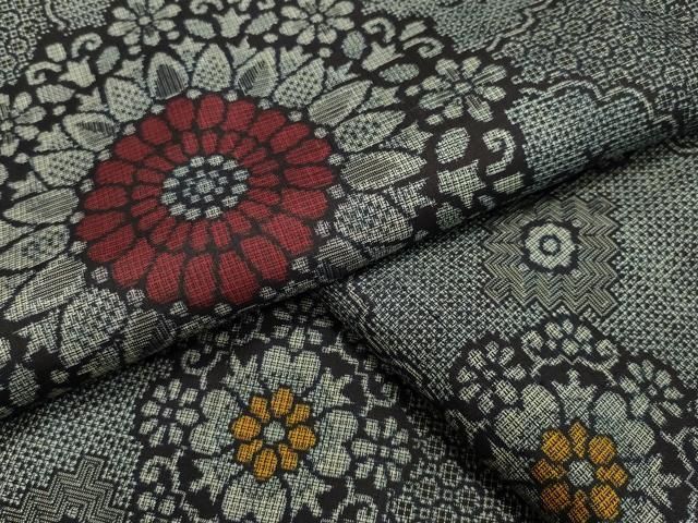 平和屋着物○本場大島紬 割り込み絣 舞花文 正絹 逸品 CAAX5694gh