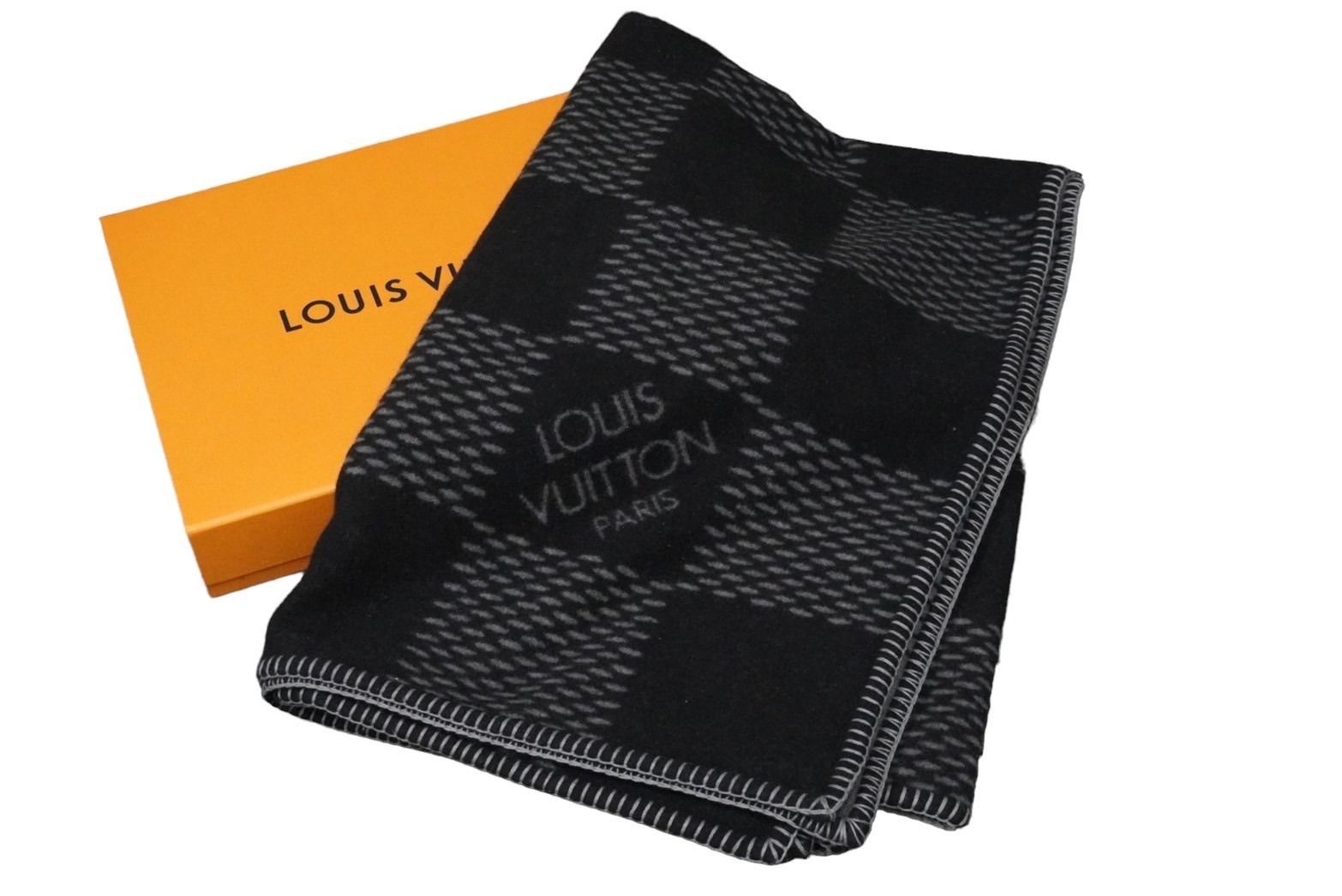 LOUIS VUITTON ルイヴィトン ブランケット M76561 クヴェルテュール ダミエ クラシック ジャイアント 美品 中古