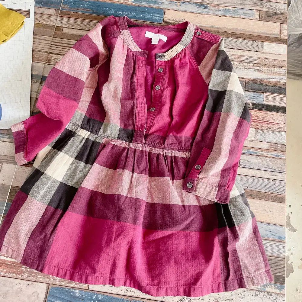 【雷市場（ポンジャン）商品韓国直送】 キッズ 6 三) BURBERRY(バーバリー ) ワンピース