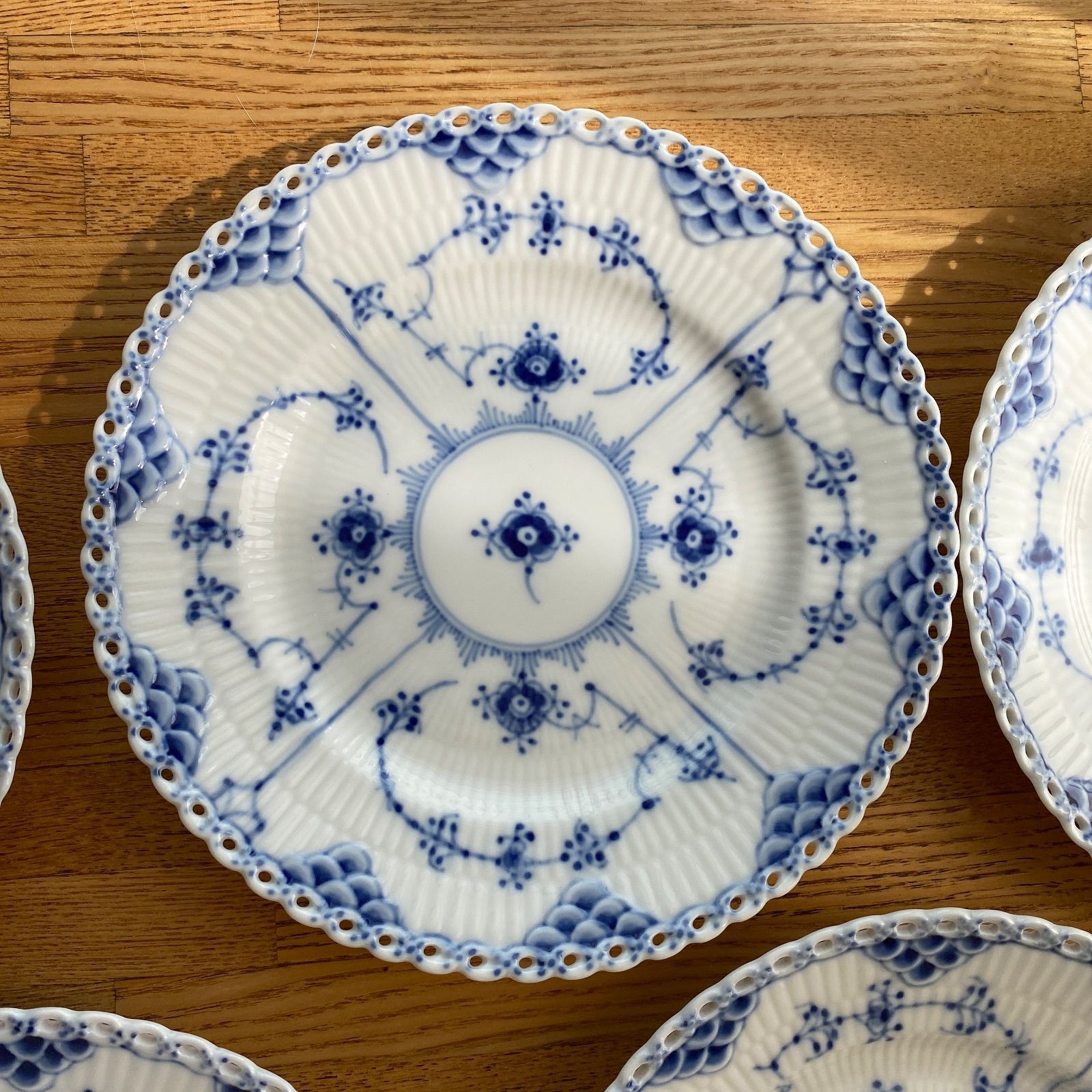 Saleロイヤルコペンハーゲンブルーフルーテッド17 cm