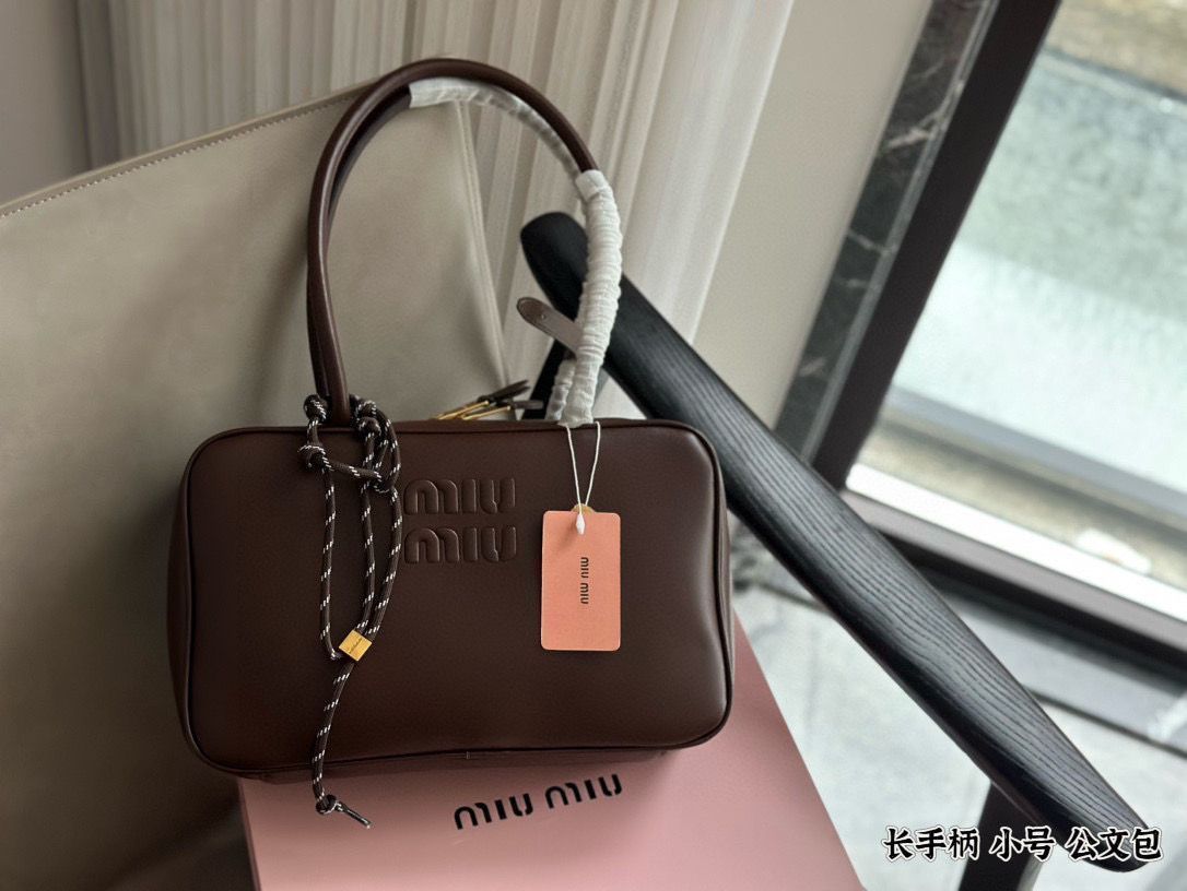 miuさま 専用 今日特価】Miu Miu Small Bowling Briefcase / ミュウミュウ