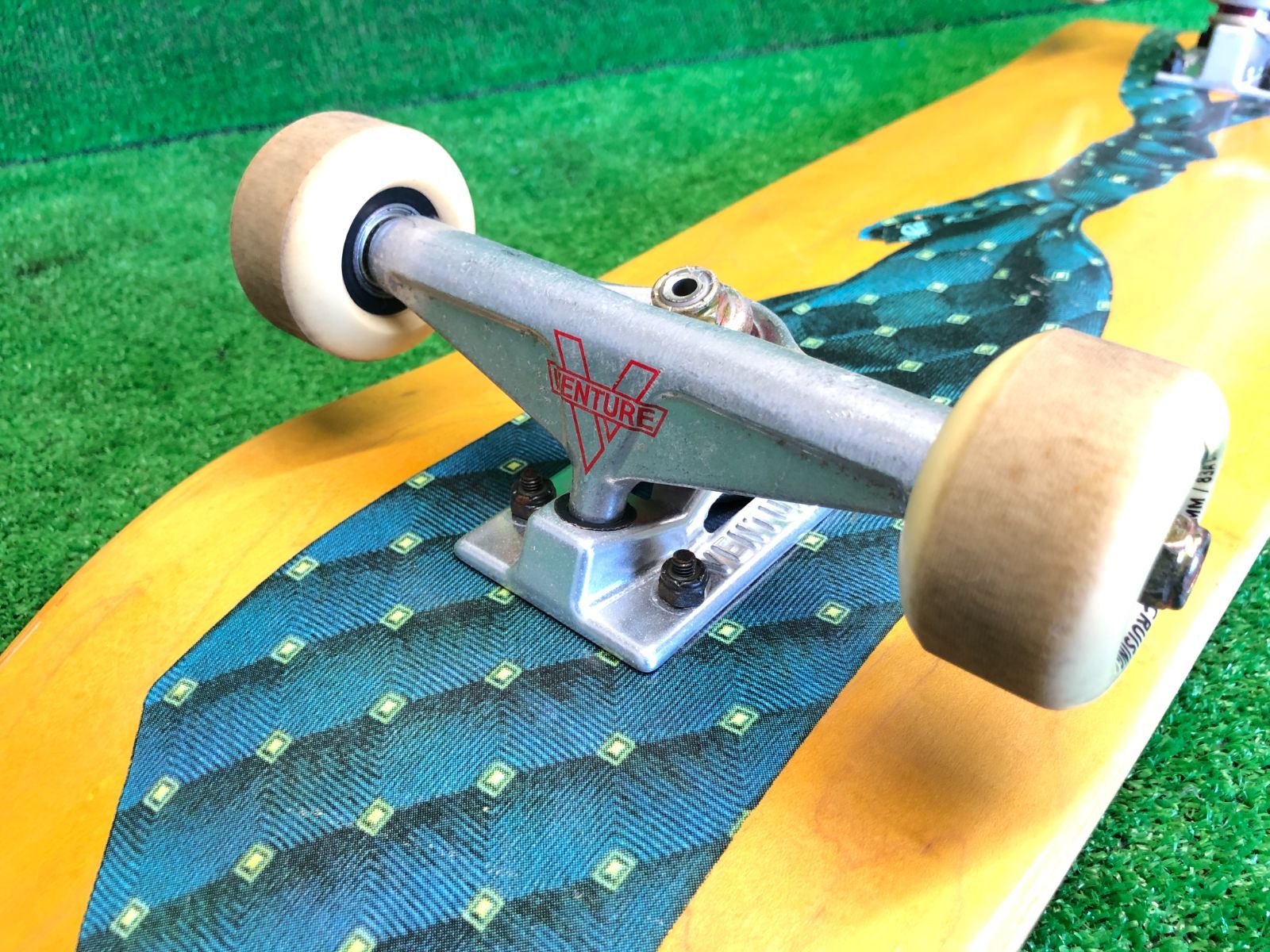 wknd スケボー　スケートボード　コンプリート　おまけ付き wknd ウィークエンド スケボー スケートボード コンプリート デッキ