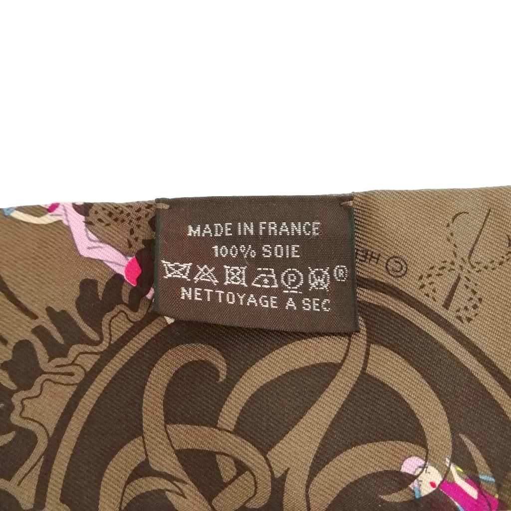 Salvatore Ferragamo カモ 水鳥 カーキ 大判 スカーフ フェラガモ スカーフ カーキ色 シルク 鴨柄 Salvatore Ferragamo