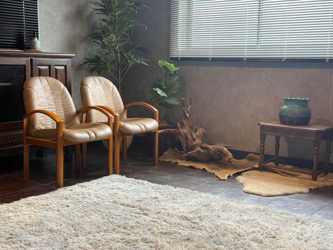 FUKURA フクラ　レザー　アームチェア　レトロ　本革　ミッドセンチュリー FUKURA フクラ レザー アームチェア レトロ 本革 ミッドセンチュリー