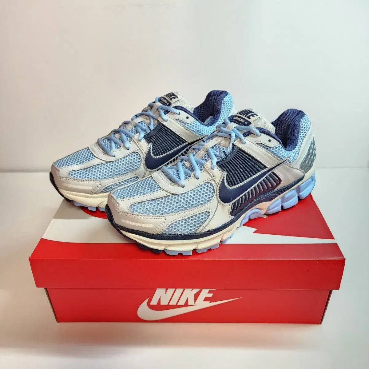 店舗の NIKE ナイキ ズーム ボメロ 5 メンズスニーカー- 270 285