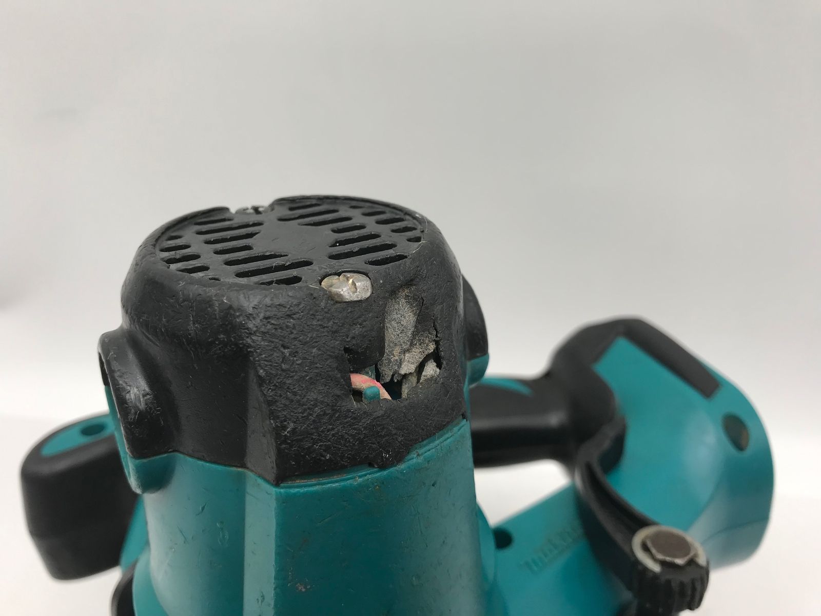 品 Makita マキタ 165mm 18v充電式マルノコ HS630DZ 本体のみ ITFCFT83D9R4 エコツール小牧ｲﾝﾀｰ店 M02 HRDEVELOPMENT_JP