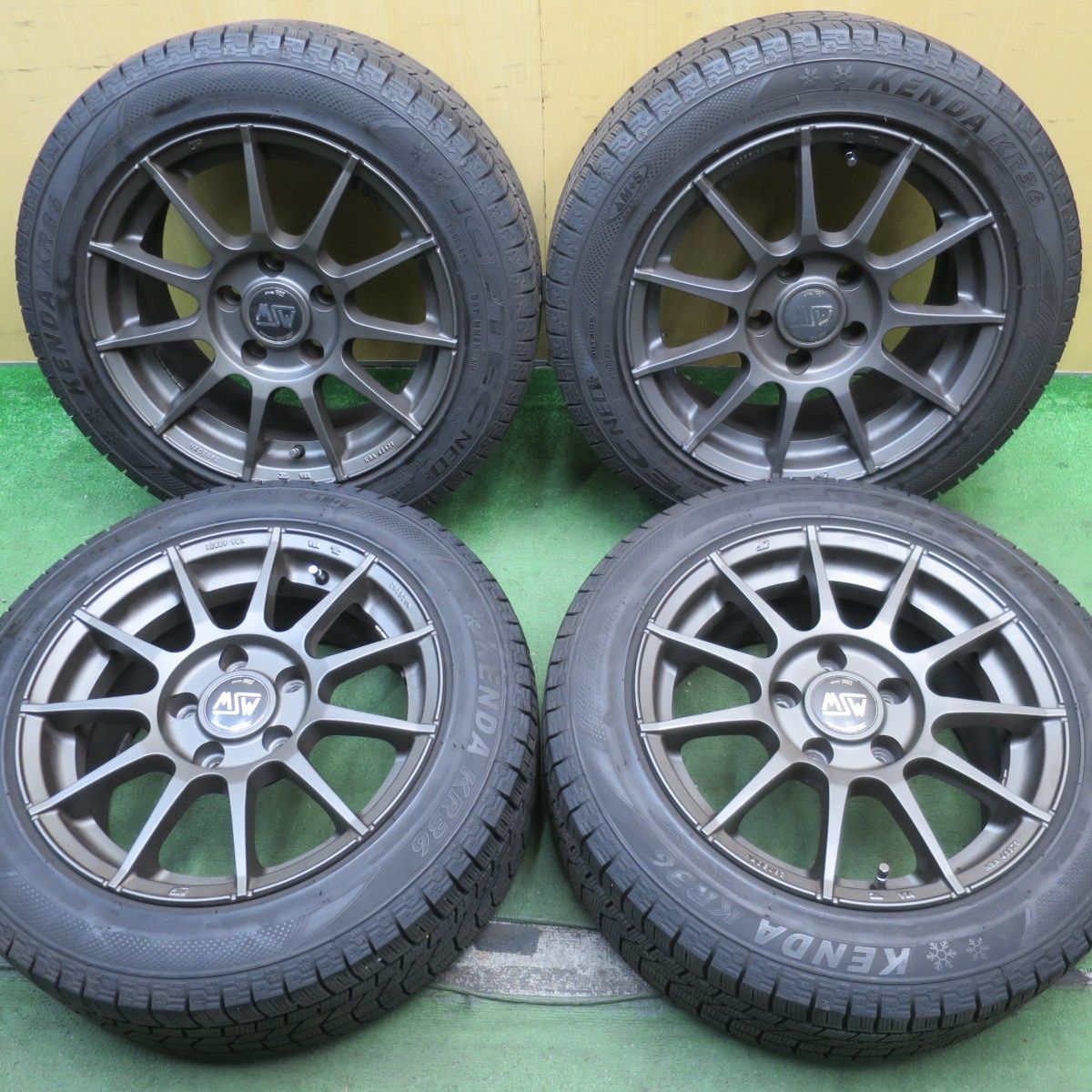 バリ溝 22年 キレイ 9.5分 BMW 等 MSW85 O Z 205 55R16 スタッドレス ケンダ KR36 アイステック ネオ 16インチ OZ PCD120 5H 5100102NJス