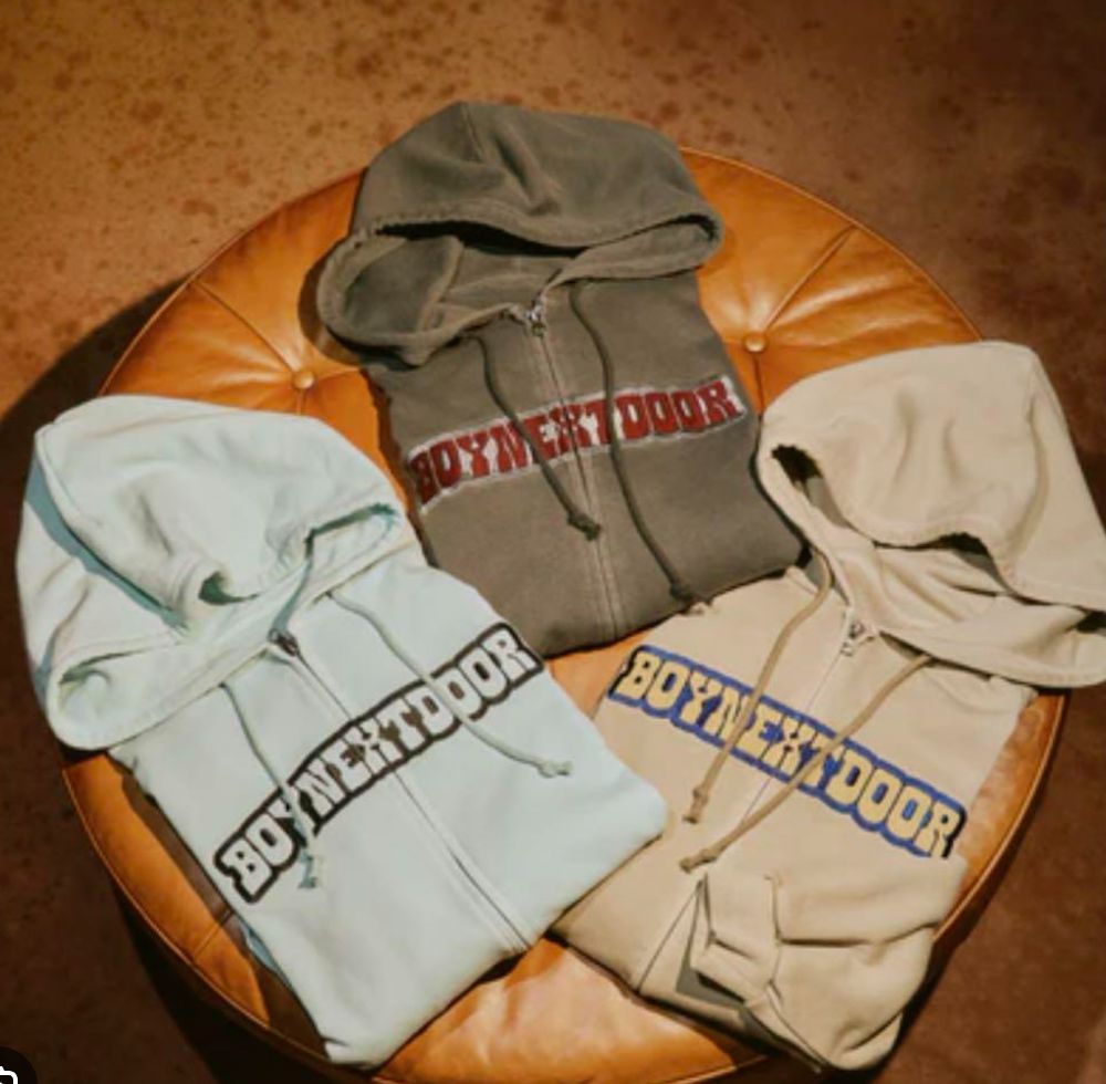 BOYNEXTDOOR パーカー フーディー BOYNEXTDOOR KNOCK ON ジップアップ フーディー M - メルカリ