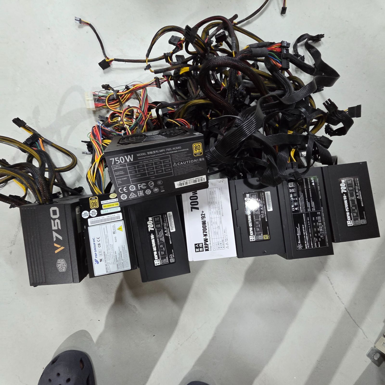 16 通電 済 電源ユニット 700W～750W 8個