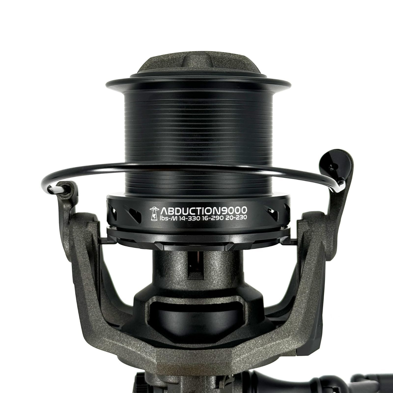 新着商品】[CarpQuest] スピニング ビッグピットリール ABDUCTION9000