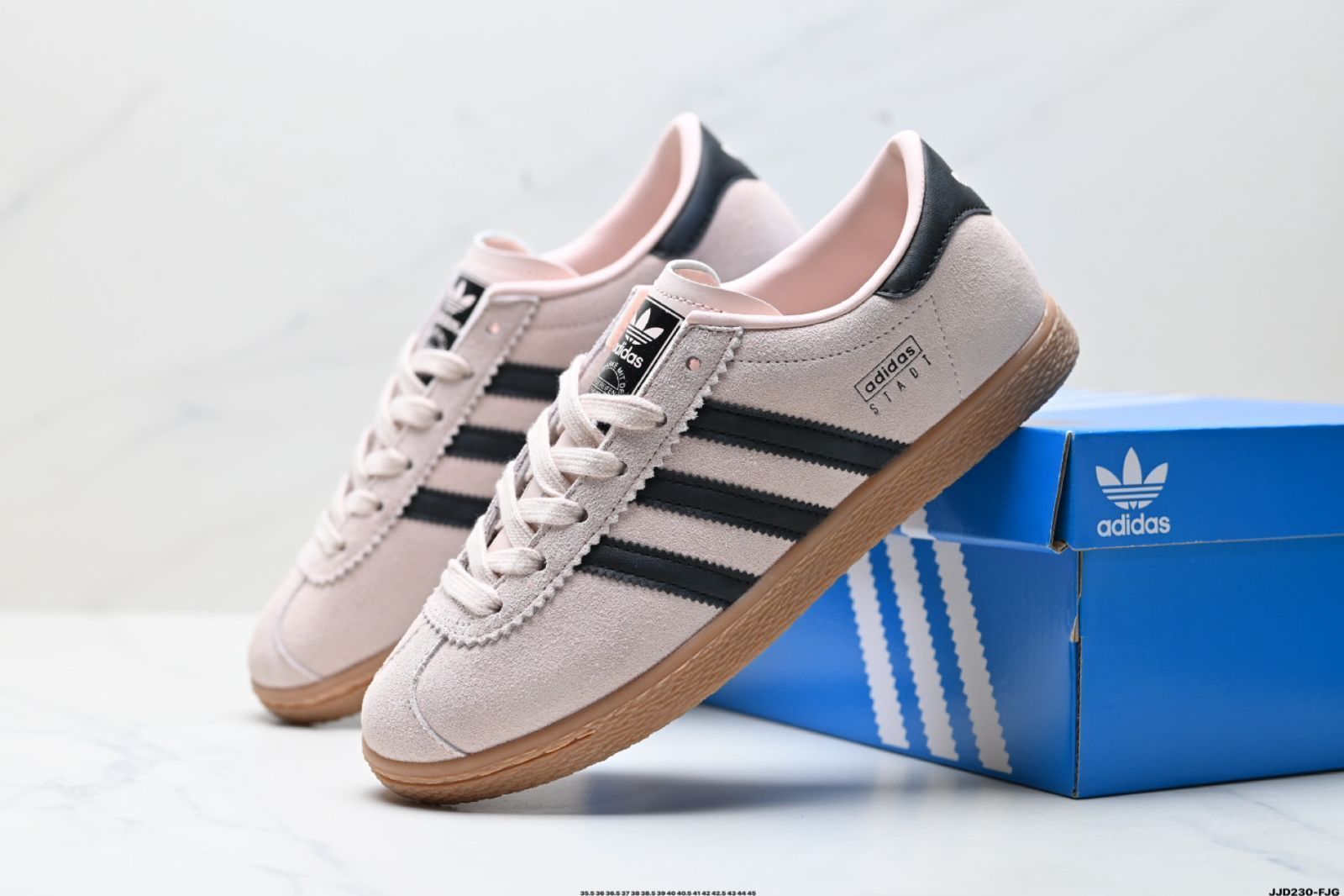 ★adidas originals★大人気★STADT シュタット★追跡可 ☆adidas originals☆大人気☆STADT シュタット☆追跡可 (adidas
