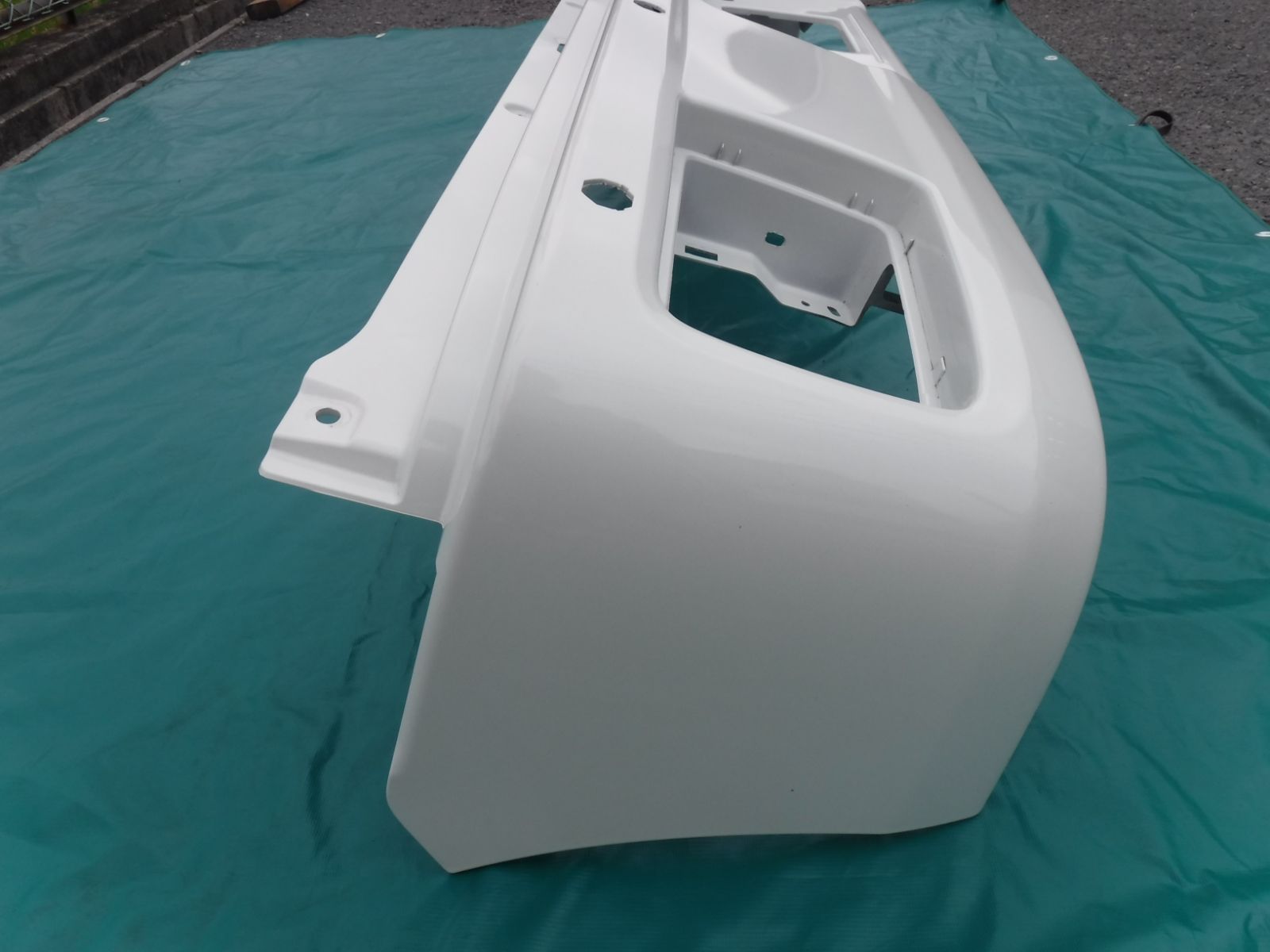 リアバンパー純正 パールホワイトZ7T