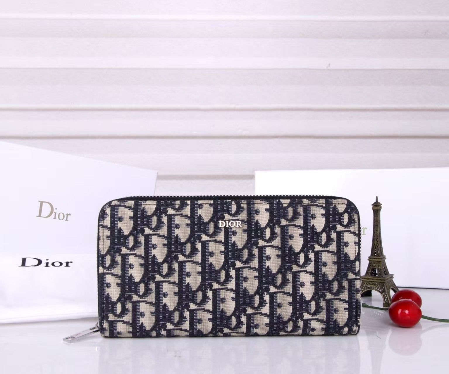 Dior財布新品未使用 新品未使用 DIOR 財布[本日特価|新品未使用品] - メルカリ