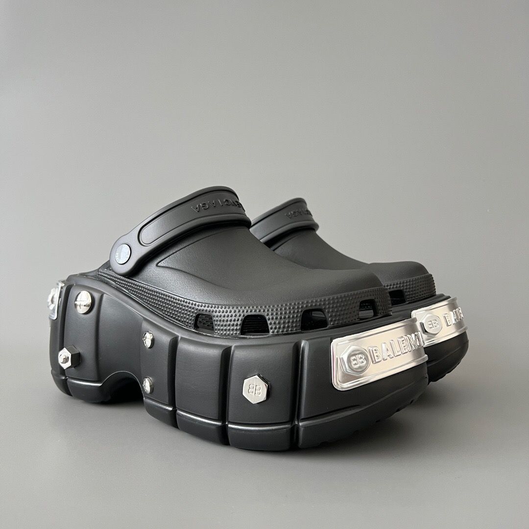 BALENCIAGA Women's HardCrocs Sandal バレンシアガ ウィメンズ ハードクロックス サンダル  ブラック