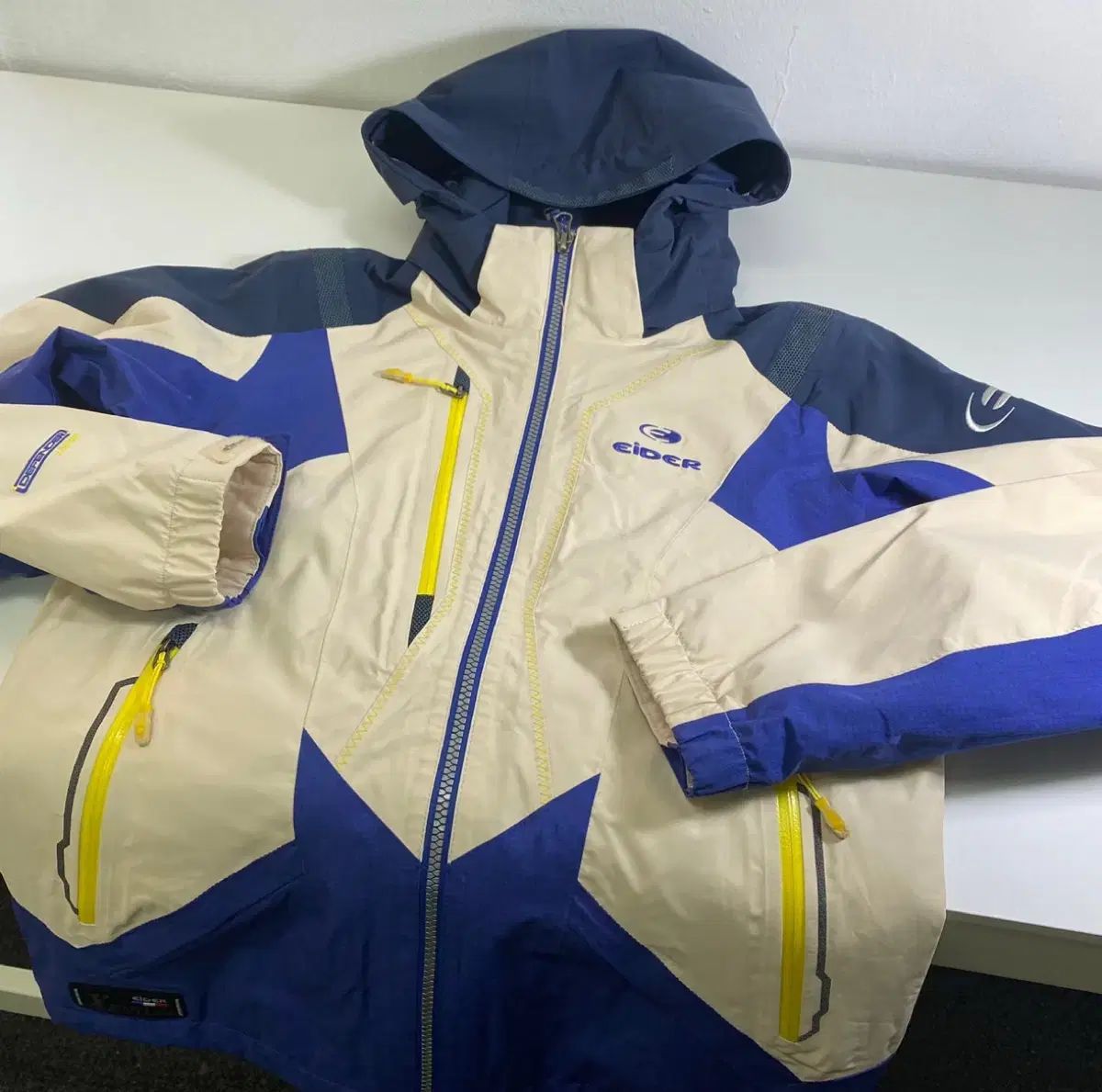 EIDER アイダー 95 クリーム 登山 ウィンドブレーカー 弁護人 ジャケット