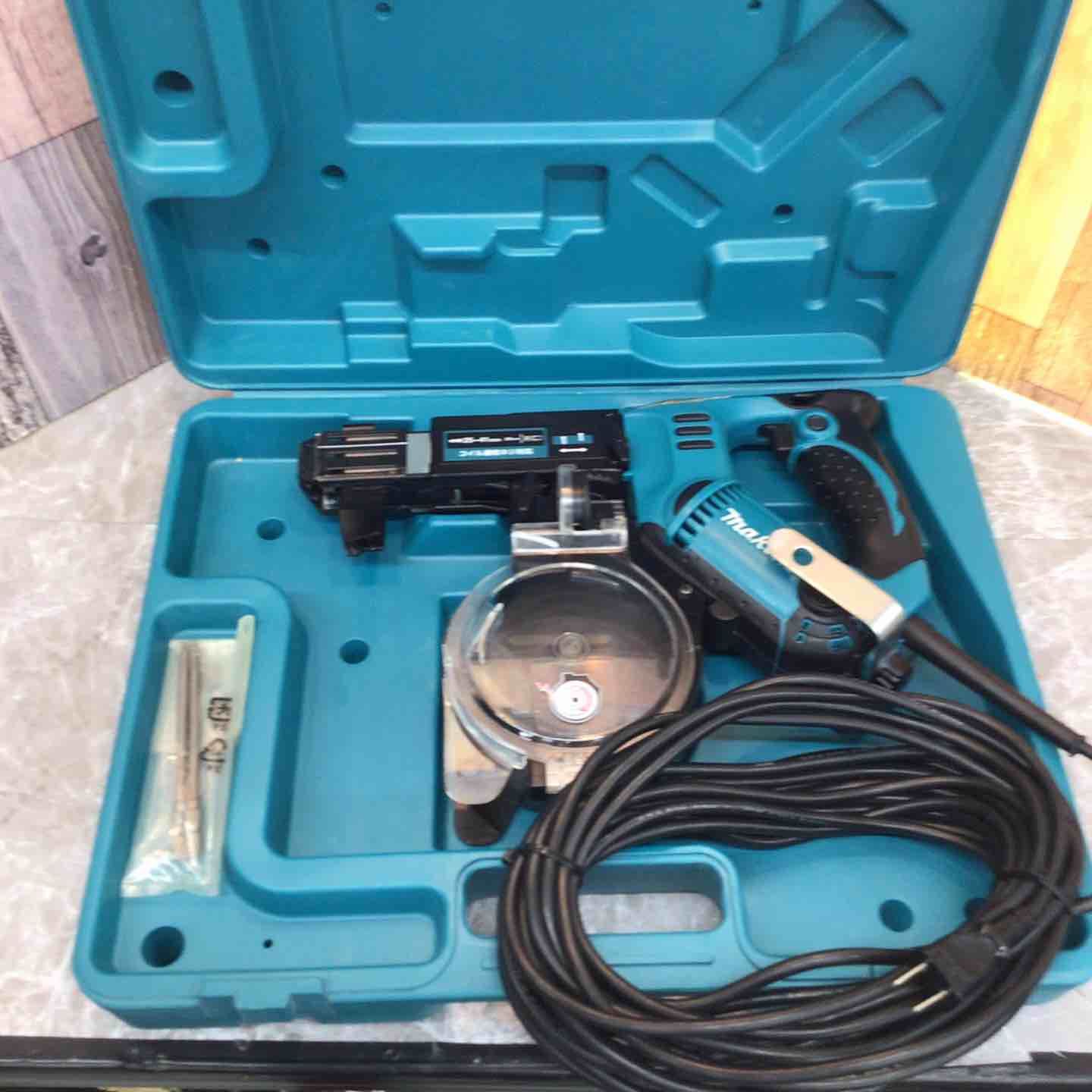 マキタ(makita) オートパックスクリュードライバー 6841R【八潮店】 マキタ(makita) オートパックスクリュードライバー 6841R【八潮店】