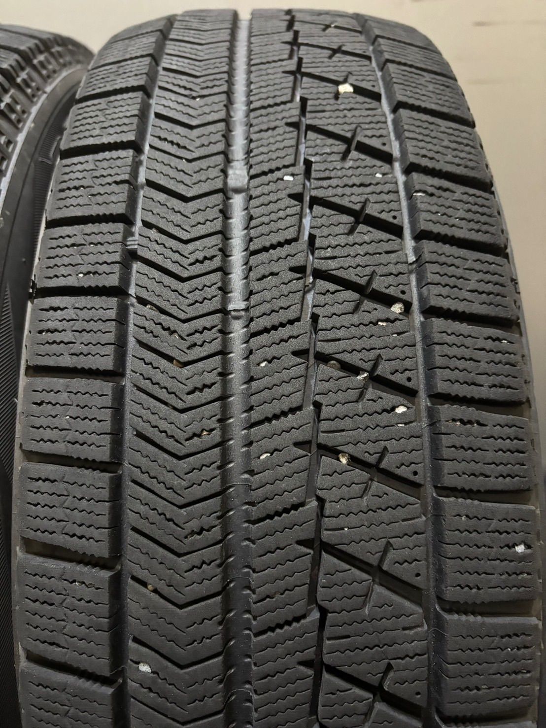 185 65R15 BRIDGESTONE VRX 20年製 スタッドレス 4本 ブリヂストン ブリザック フリード シエンタ 4-K345