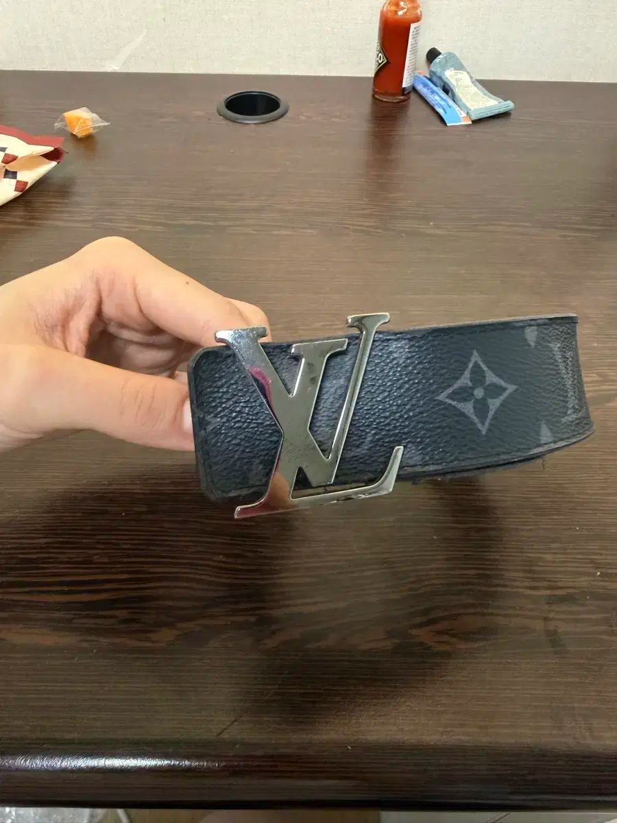 85 ルイヴィトン ブラック リバーシブル モノグラム ベルト