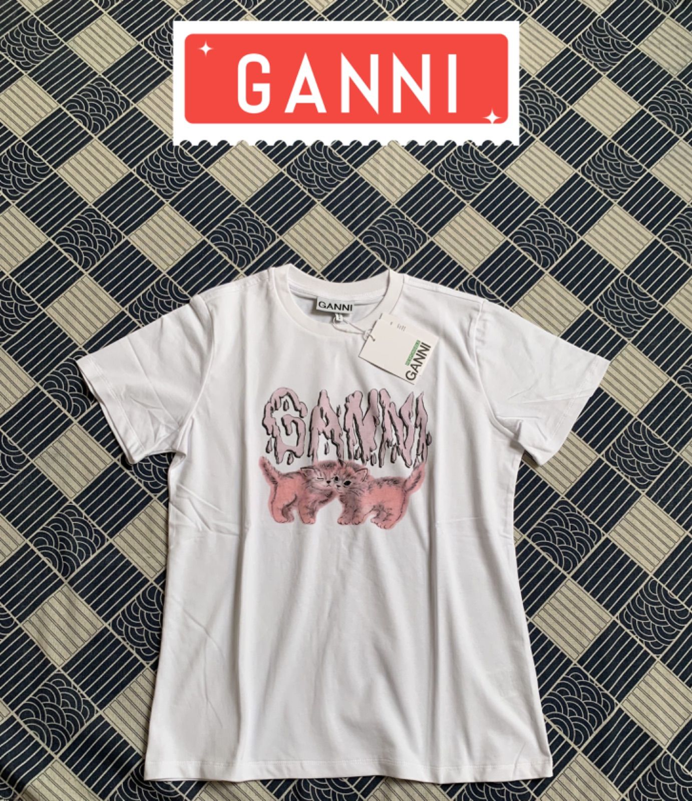 GANNI夏の半袖Tシャツ  かわいいねこ