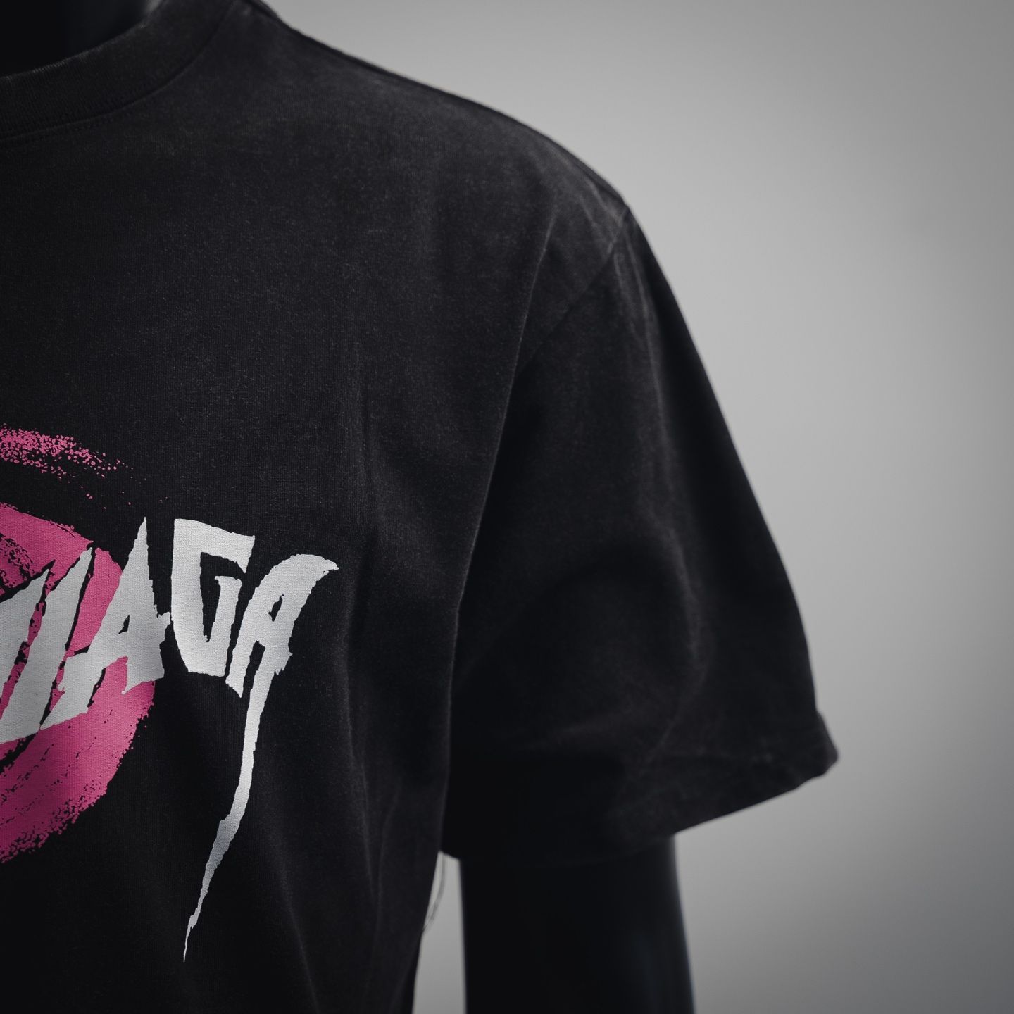 Balenciaga(バレンシアガ) GRAFFITI SHIRT OVERSIZED