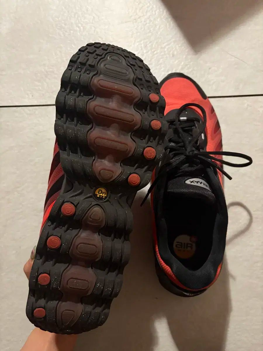 NIKE ナイキ Dn 8 黒 荷物 レッド 265