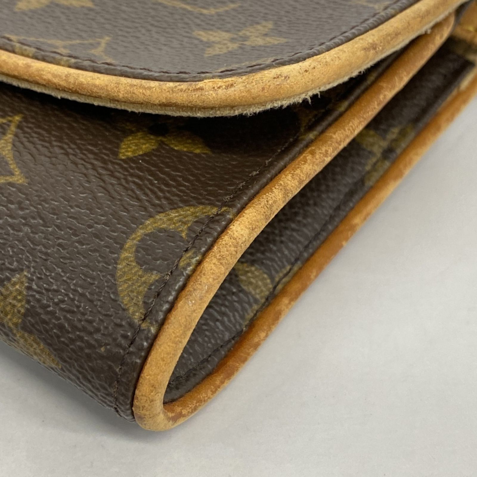 Vuitton ルイ