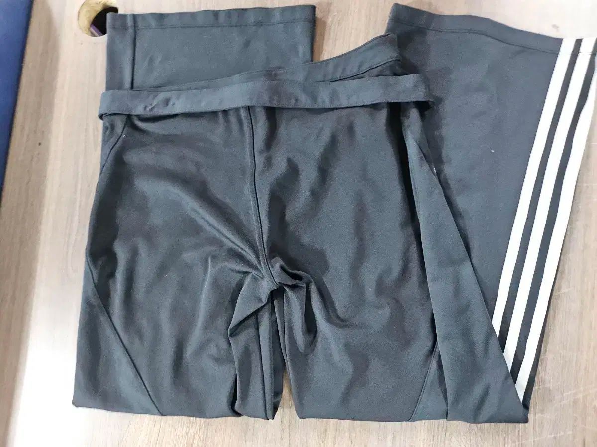 adidas アディダス 3本線 ストライプ ワイド トレーニング トラック パンツ 95 WWW_OLIVIERBERNSTEIN_COM